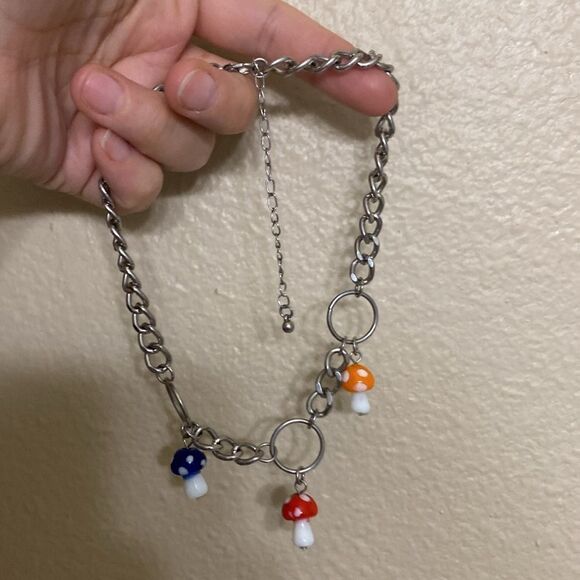 Hot Topic chunky retro Y2K Mushroom O-Ring Chain Choker 🍄 necklace with charms - Picture 5 of 6